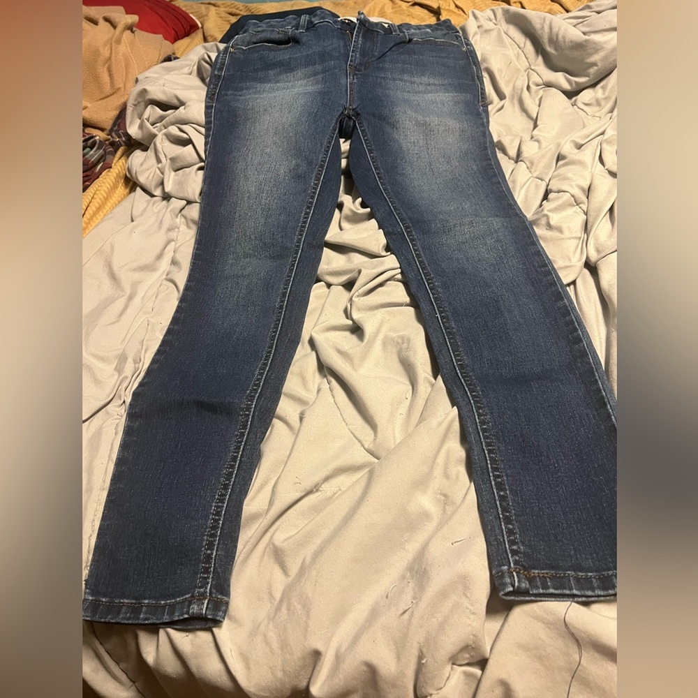 Kensie skinny jeans size 4/27